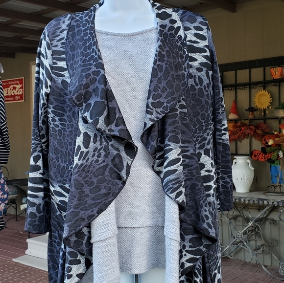 Cheetah Print Wrap Jacket - Picture 3 of 4